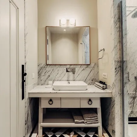 Bernadet Отель *