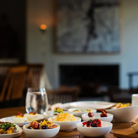 Отель Bernadet *