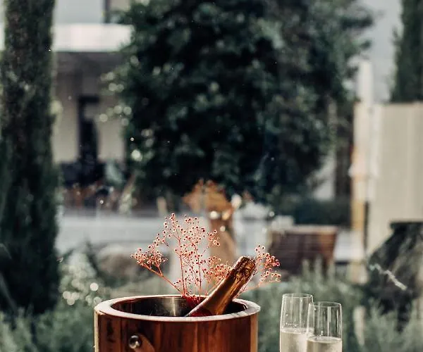 Bernadet Алачати